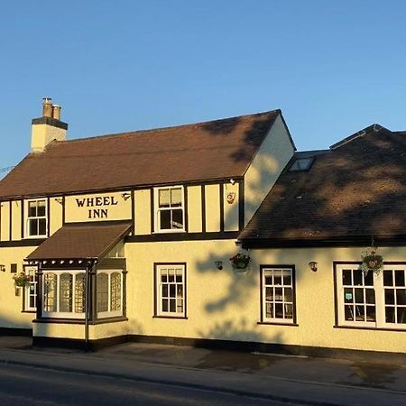 The New Wheel Inn Lymington Eksteriør bilde