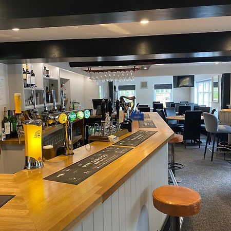 The New Wheel Inn Lymington Eksteriør bilde