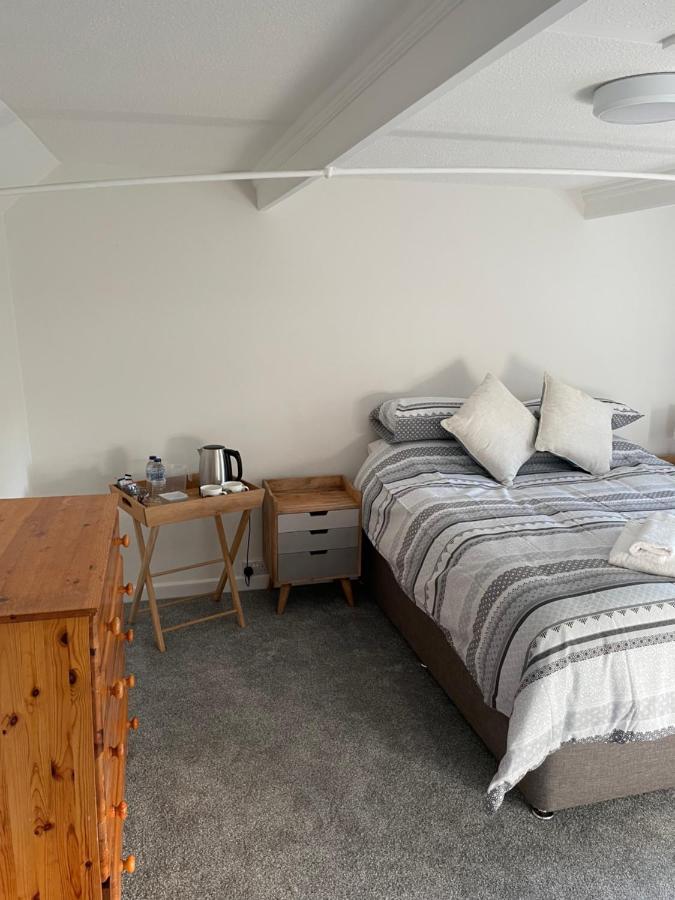 The New Wheel Inn Lymington Eksteriør bilde