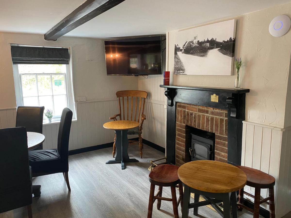 The New Wheel Inn Lymington Eksteriør bilde